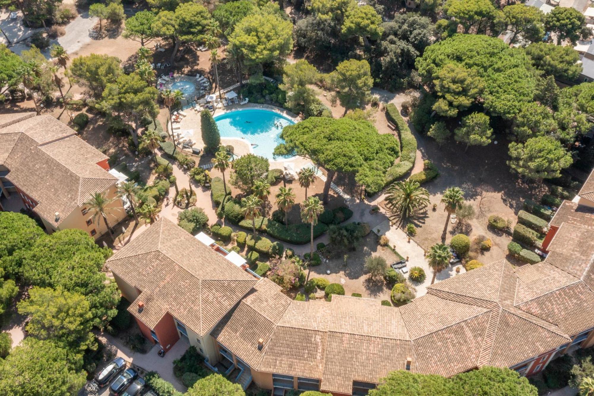 Residence Pierre & Vacances La Pinede Єр Екстер'єр фото