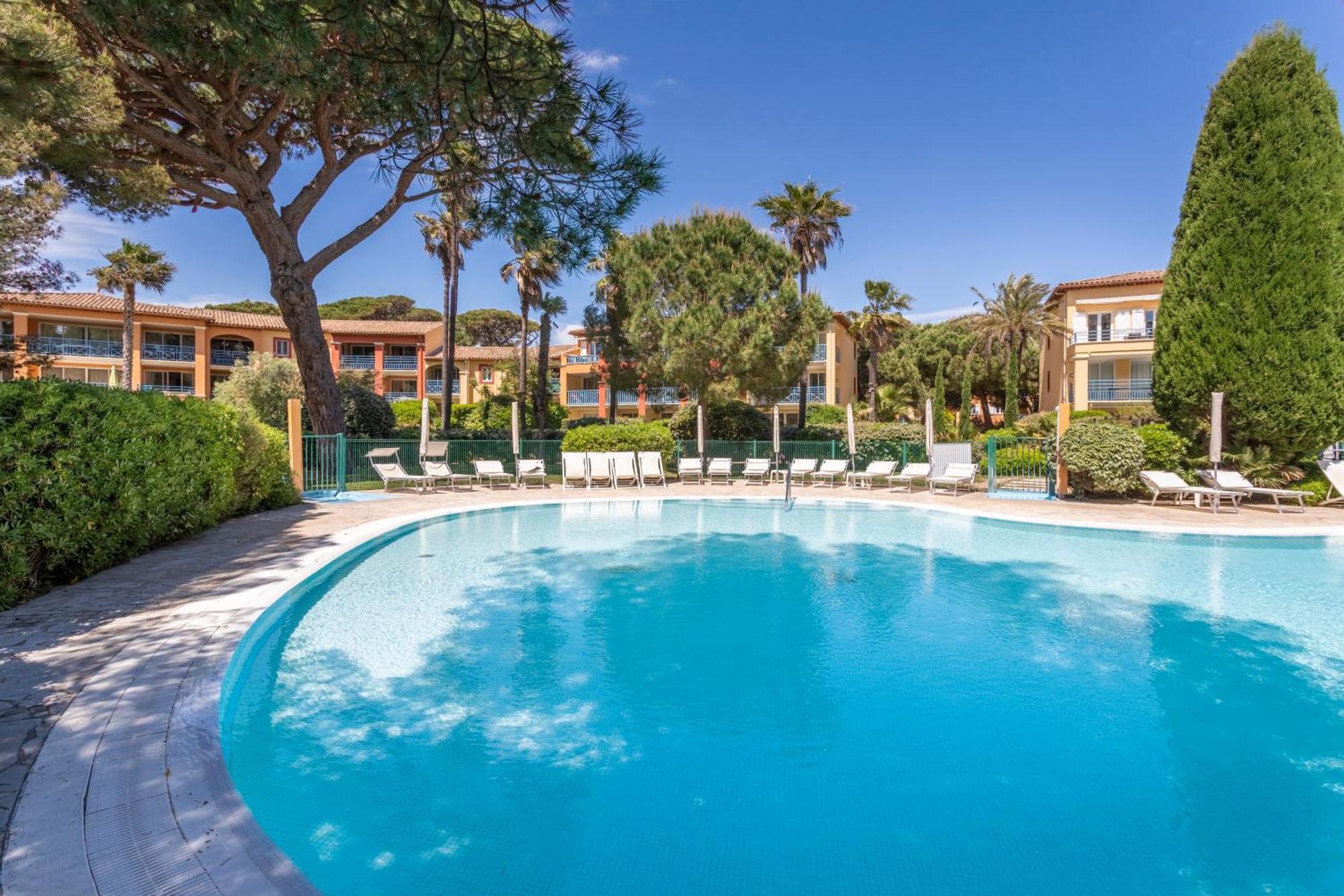 Residence Pierre & Vacances La Pinede Єр Екстер'єр фото