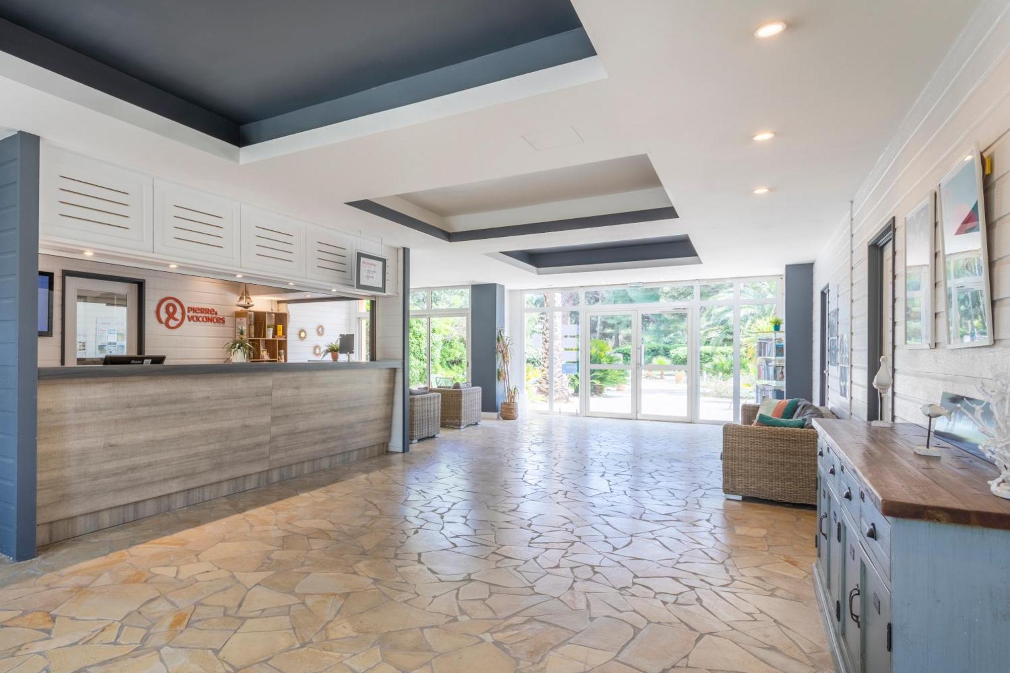 Residence Pierre & Vacances La Pinede Єр Екстер'єр фото