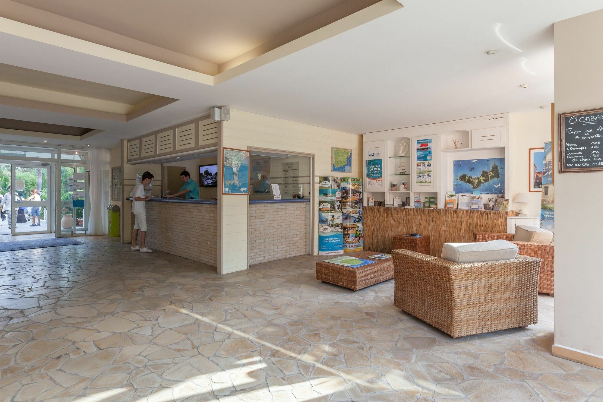 Residence Pierre & Vacances La Pinede Єр Екстер'єр фото