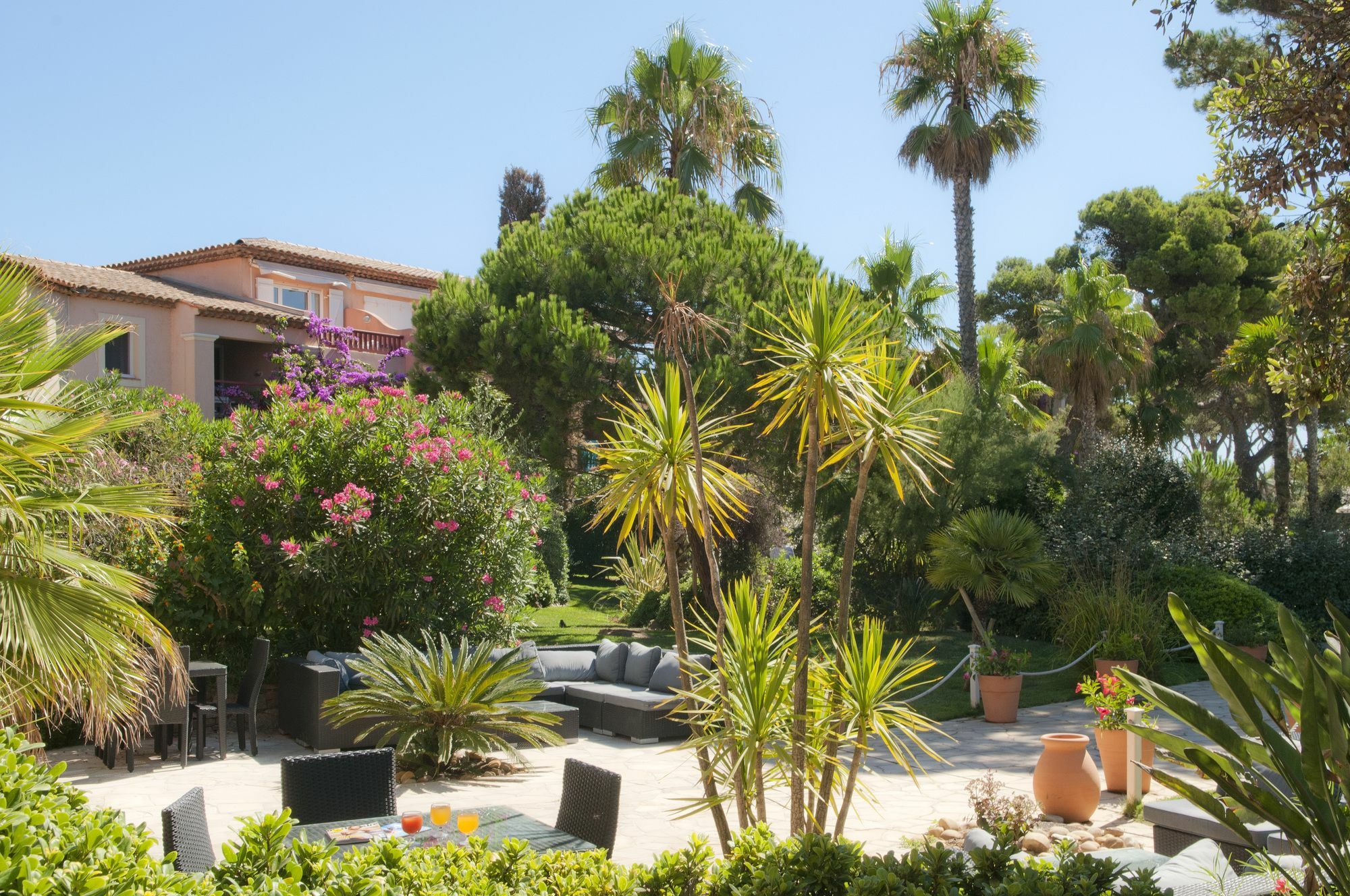 Residence Pierre & Vacances La Pinede Єр Екстер'єр фото