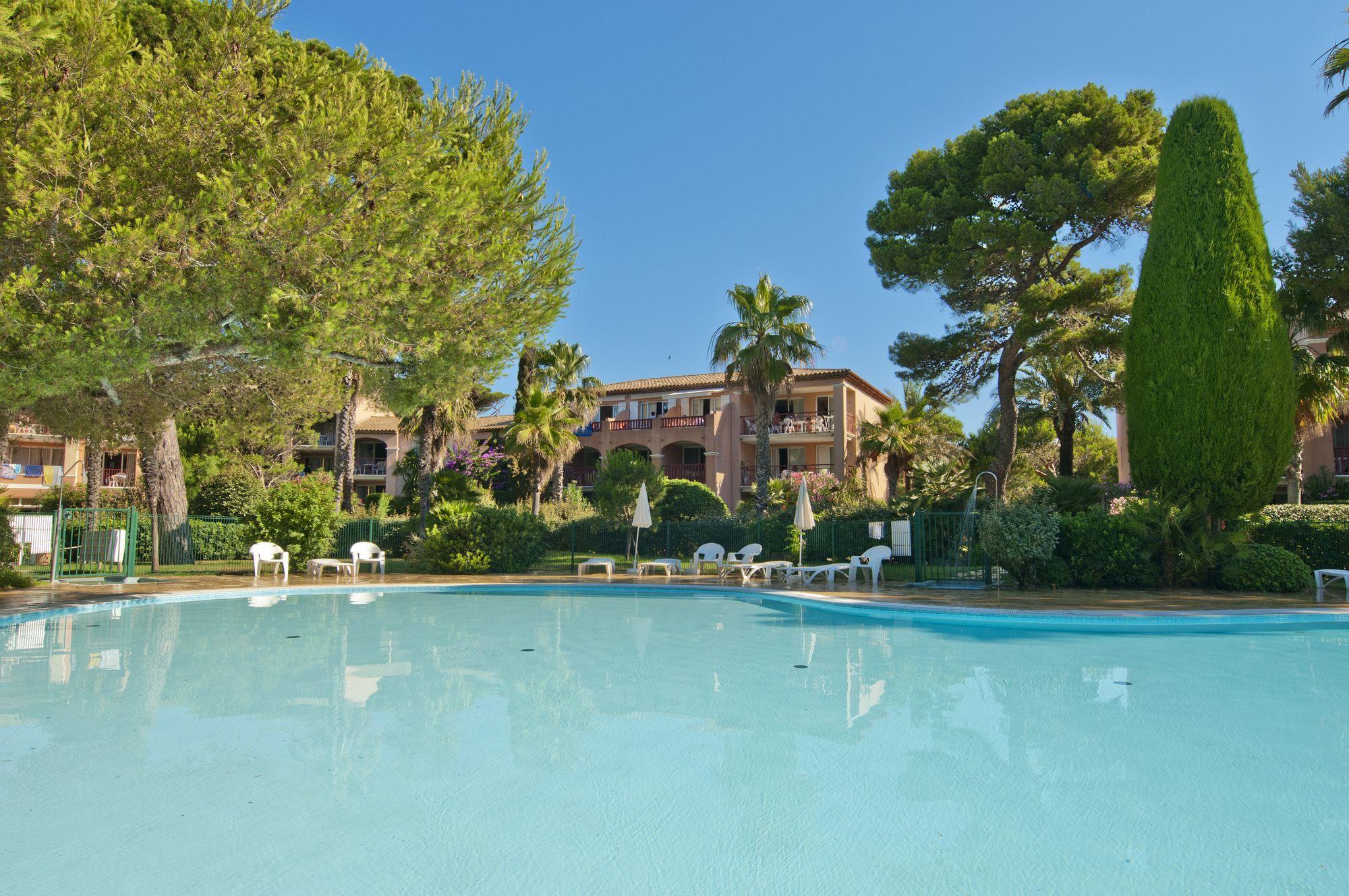 Residence Pierre & Vacances La Pinede Єр Екстер'єр фото